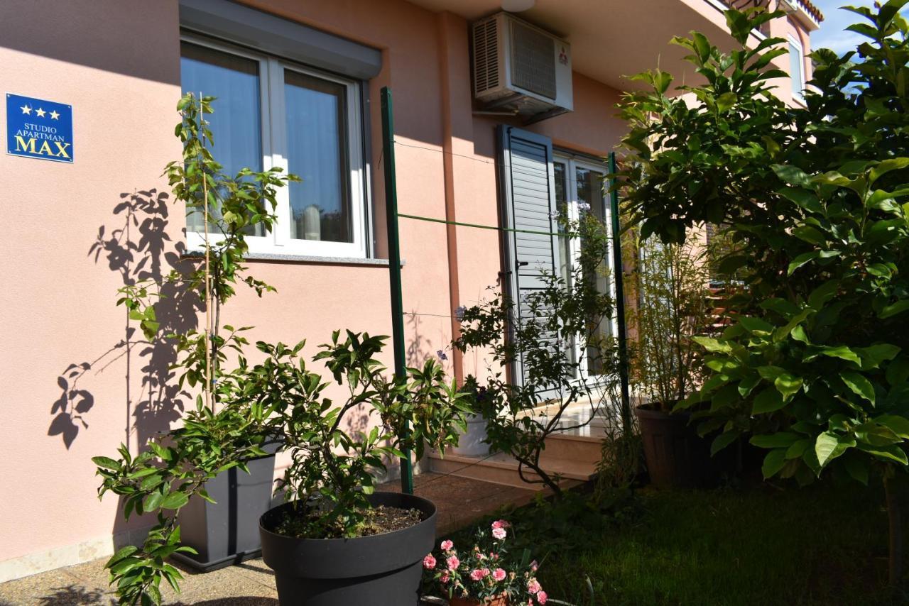 Studio Max With Parking Rovinj Exterior photo