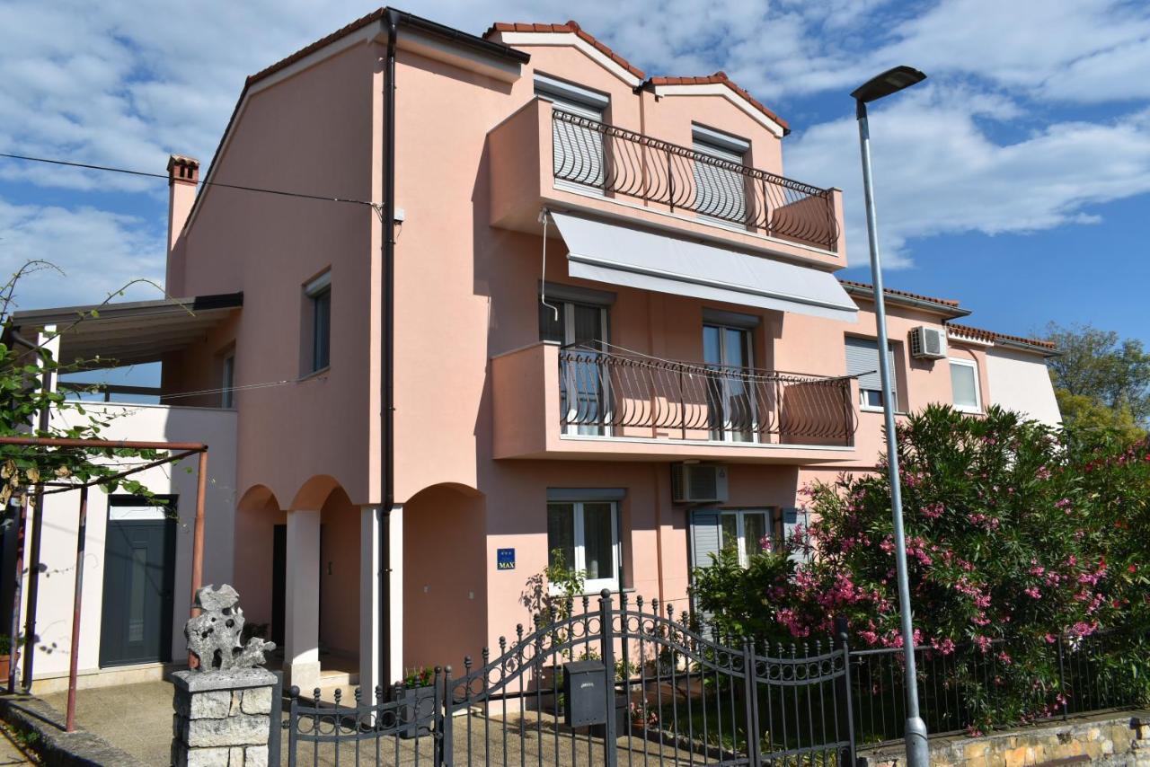 Studio Max With Parking Rovinj Exterior photo