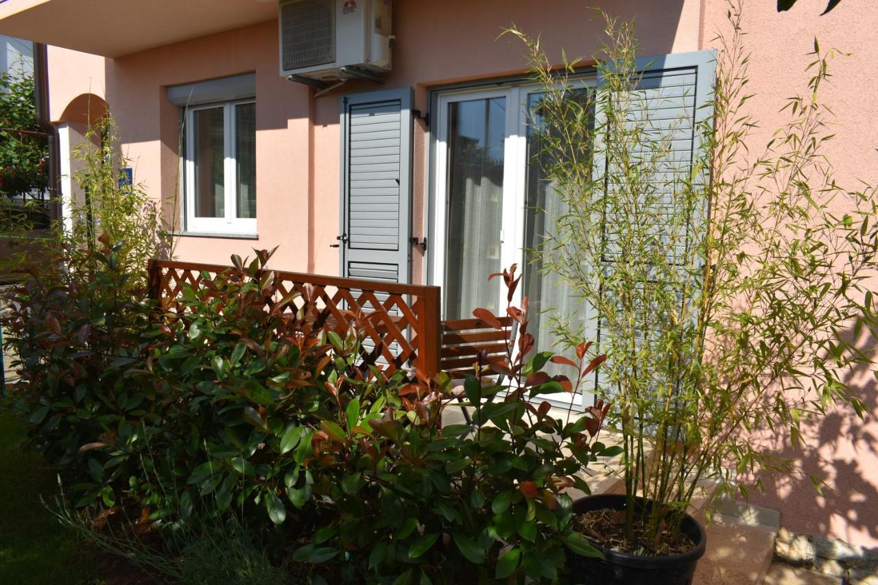 Studio Max With Parking Rovinj Exterior photo